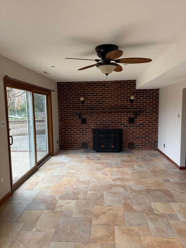 Photo - 448 Lake Ave