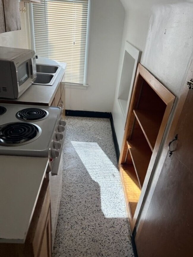 Photo - 7 Bedroom located Downtown Ann Arbor