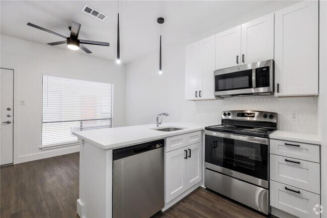 Building Photo - 908 Poplar St Unit 105 Rental