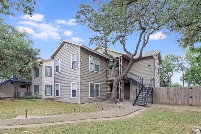 Building Photo - 1805 Bouldin Ave Rental