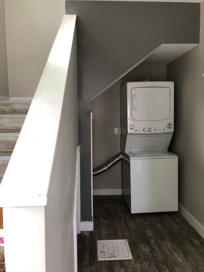 Photo - 141 Peltoma Ave Unit 1