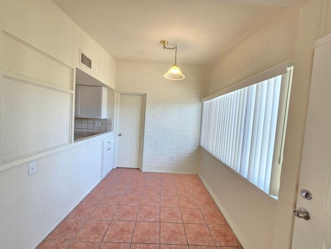 Photo - Great Location! 1 bed 1 bath Unit A
