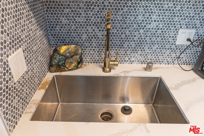 Photo - 1933 1/2 Lemoyne St