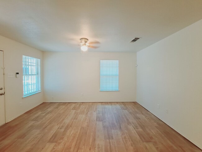 Photo - Mulkey 1500-1502 Unit 1502