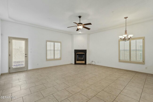 Photo - 14681 Jesus Almeida