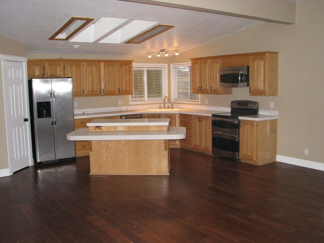 Photo - 6376 Ridgeline Dr