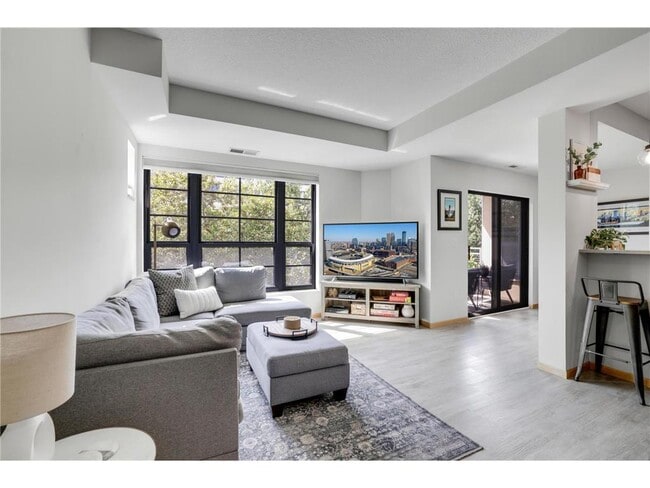 Photo - 2565 Franklin Ave Unit 207