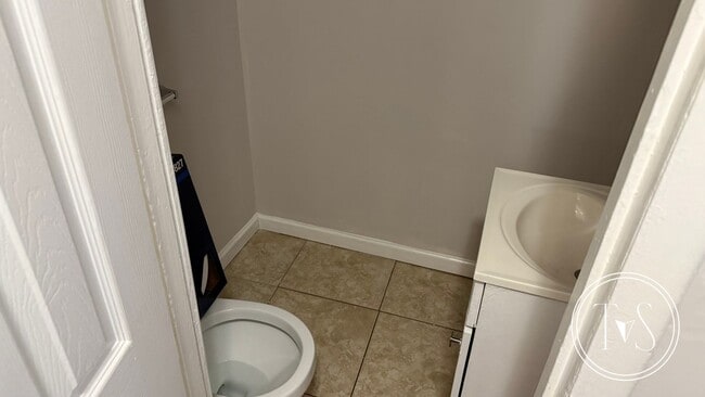 Photo - RATE DROP ALERT (was $1880/month)!