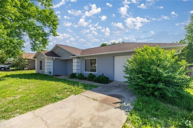 Building Photo - 15121 SW 35th Avenue Rd Rental