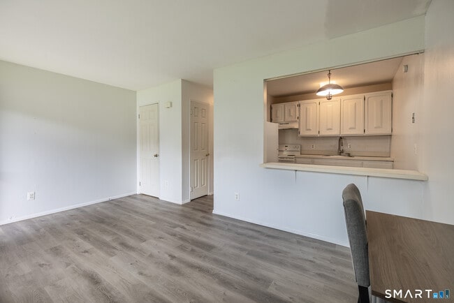 Photo - 31 Bostwick Arms Unit 31