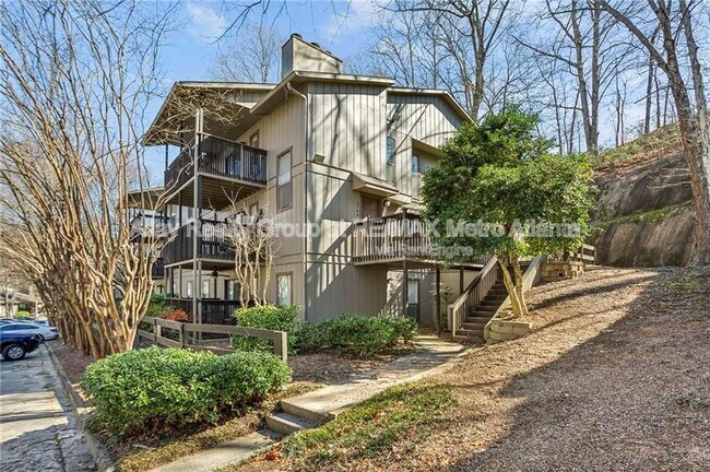 Building Photo - 2701 Cumberland Ct SE Rental