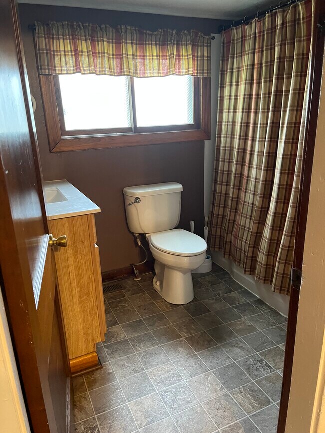 507 4th St Rental For Rent in Unionville Center, OH