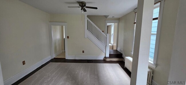 Photo - 525 Vickroy Ave