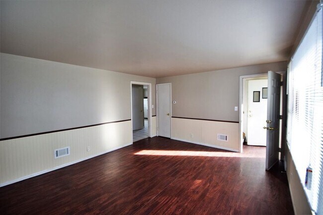Photo - 331 N Pine ST
