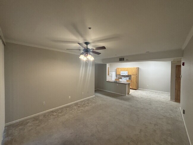 Photo - 2 BED 2 BATH CONDO IN GATED COMMUNITY WITH CLUBHOUSE AMMENITIES Unit 424