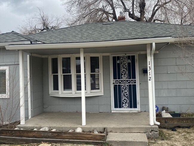 Building Photo - Close to UNR and Downtown! Rental