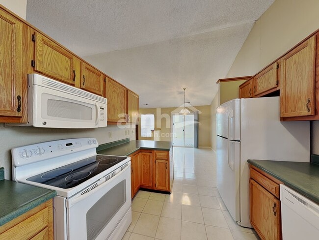 Photo - 1002 Leland St