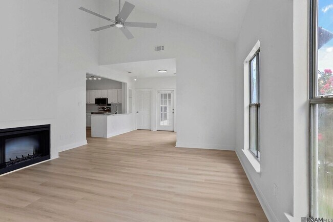 5165 Etta St Unit 8E