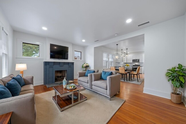 Photo - 1104 W 22nd St Apartamento Unidad A