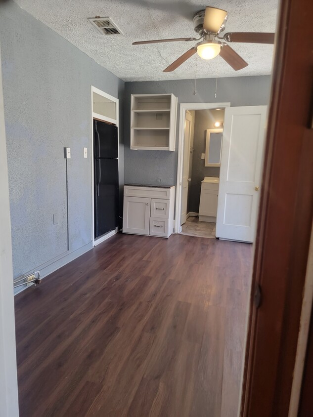 Looking into Living room from BedRoom - 418 N Coulter Dr (Bryan, TX)