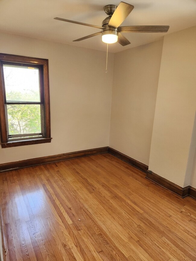 Photo - 2336 W Waveland Ave Unit 2