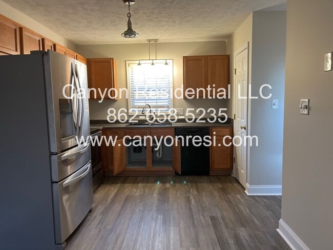 Photo - 260 Sanford Ct