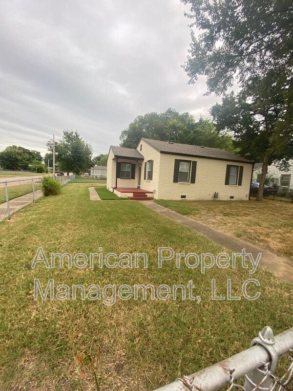 Photo - 2145 N Quaker Ave