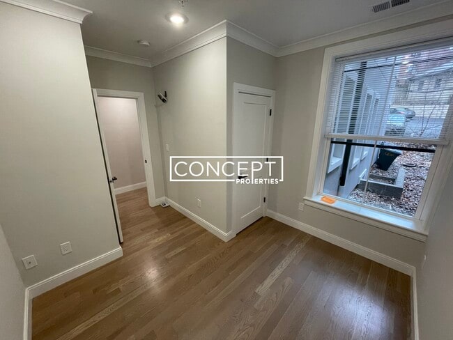 Building Photo - 47 Englewood Ave Unit 2