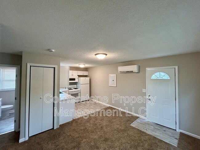 Photo - 8160 Oak Dr