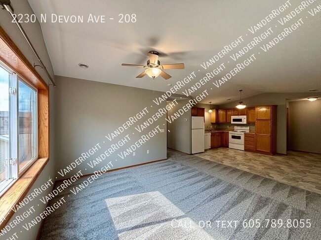 Building Photo - 2230 Devon Ave Unit 208 Rental