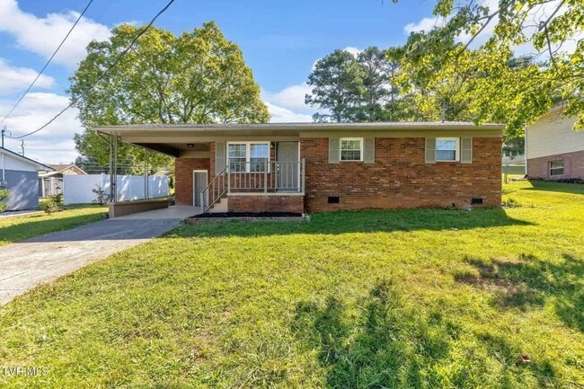 Building Photo - Newly renovated 3 Bedroom 2 Bathroom Home ...