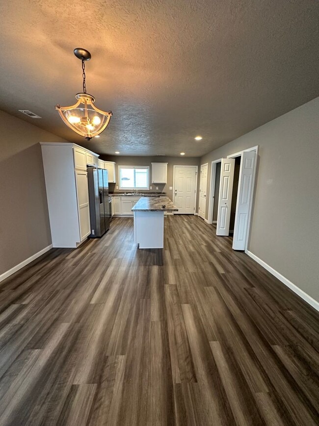 Photo - 3 Bedroom Home