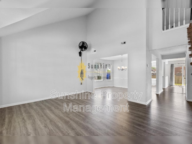 Photo - 1486 Berkshire Dr