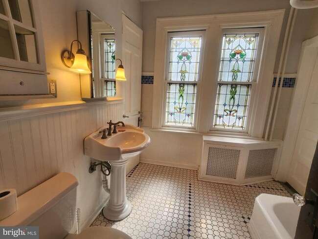 Photo - 6709 N 6th St