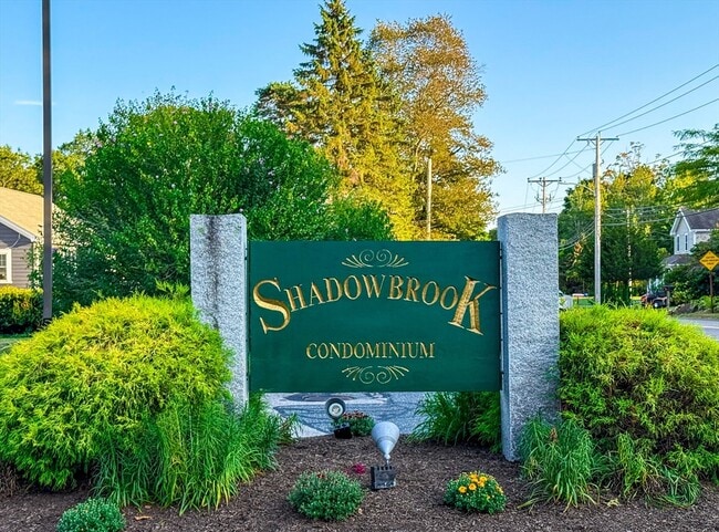 Building Photo - 10 Shadowbrook Ln Unit 24 Rental