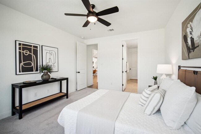Photo - 307 Orleanian Dr House