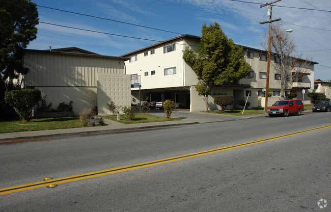 Building Photo - Caltega Rental