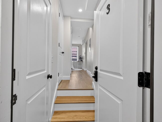 Building Photo - 174 Salem St Unit 3