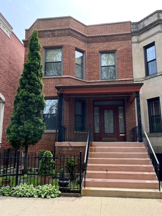 Photo - 1643 W Byron St House