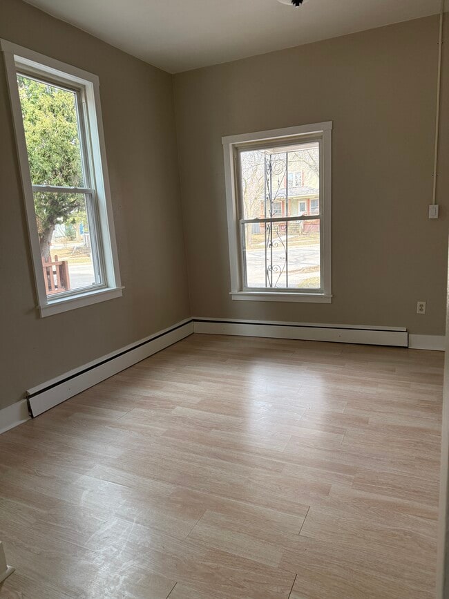 Photo - 262 Fond du Lac Ave