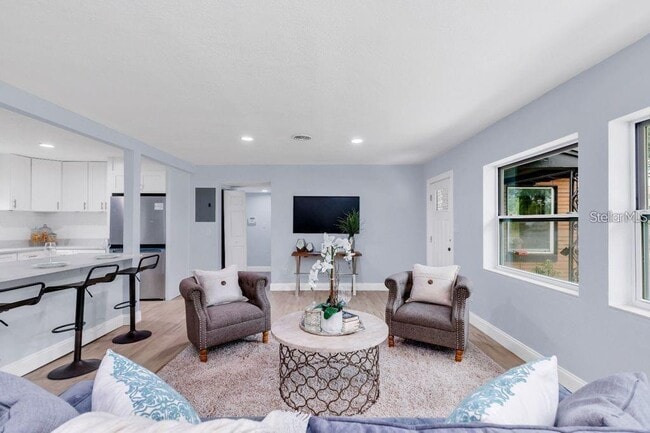 101 S Lakemont Ave