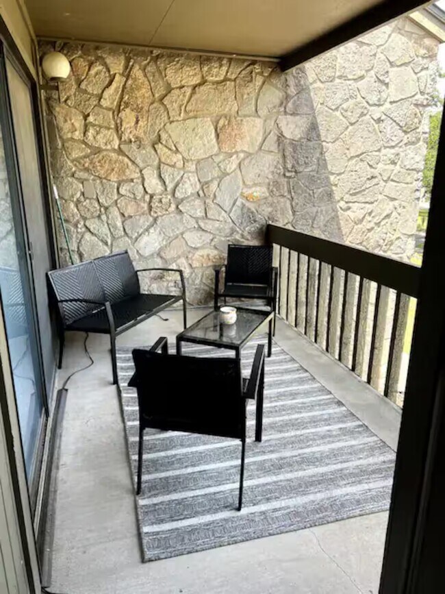 Photo - 222 T Bar M Dr