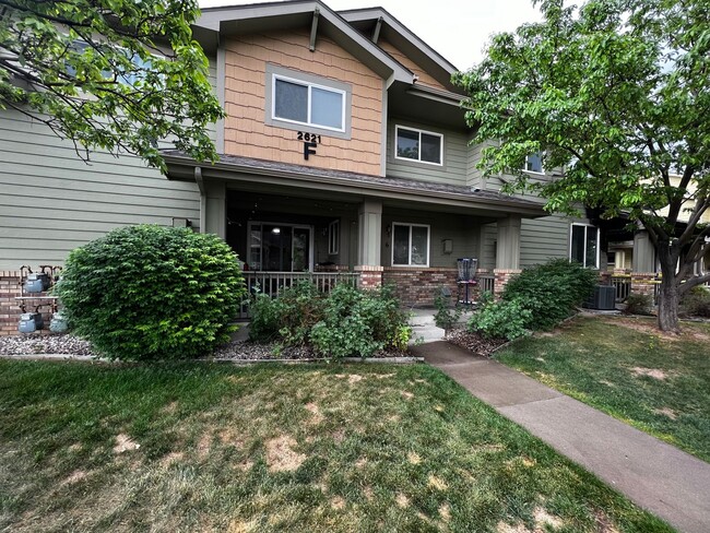 Great 2-Bed, 2.5-Bath Townhome in Prime Fo... - Great 2-Bed, 2.5-Bath Townhome in Prime Fo...