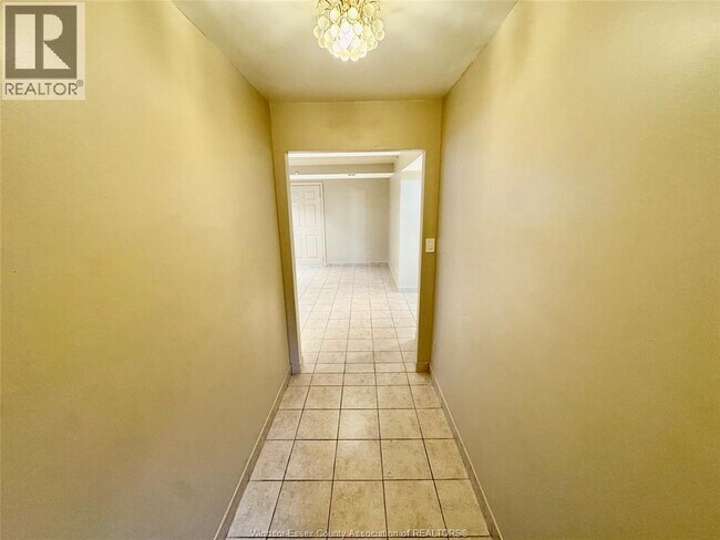 Photo - 2580 Northway Ave