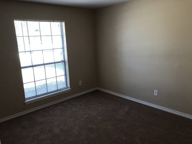 Photo - For Lease | 3 Bed, 2 Bath | 1,700 Sq Ft | Aberdeen Green Community |