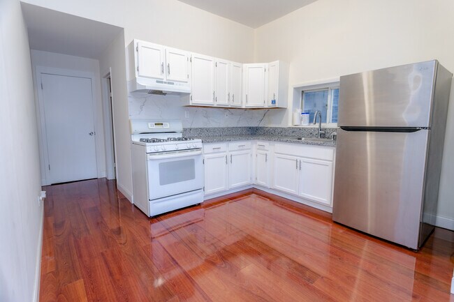 Photo - 1651 W 38th Pl Unit 1F