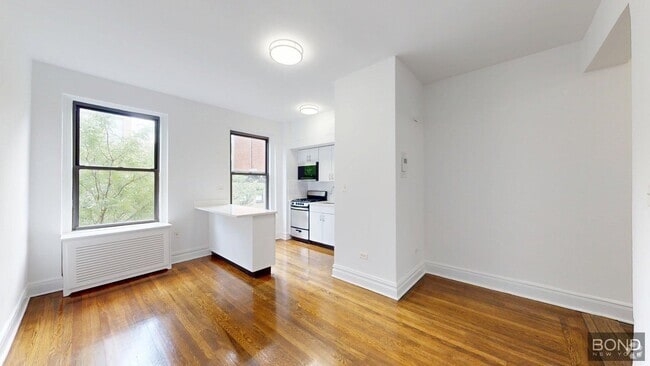 Building Photo - 71 W 12th St Unit 4A Rental