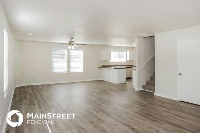 Photo - 410 Jasmine Dr