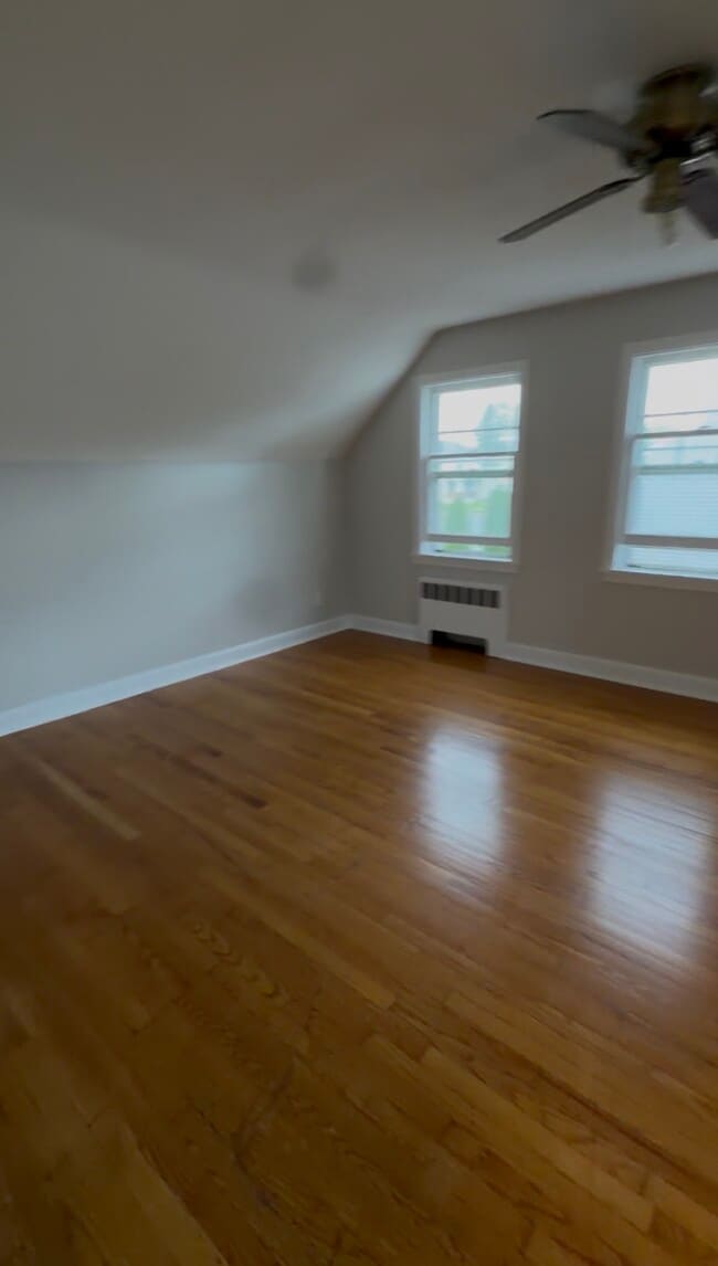 Photo - 625 Clark St