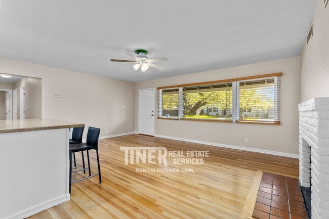 Photo - 2501 Laurence Ave